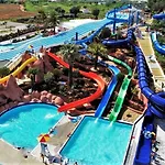 公寓 T2 Oasis Parque, Piscinas, Jacuzzi E Tenis! 波尔蒂芒