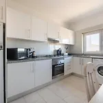 Apartment T2 Oasis Parque, Piscinas, Jacuzzi E Tenis! *